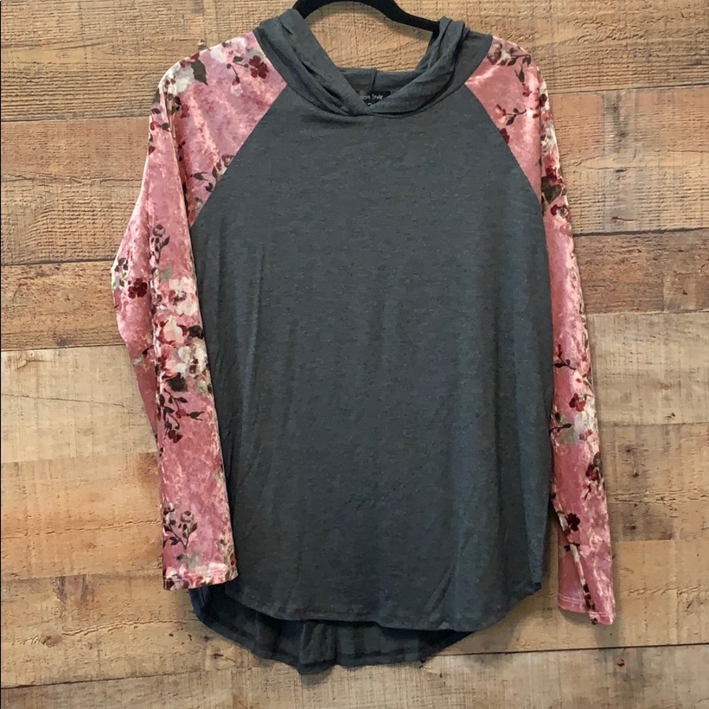 New velour long sleeved hooded tee